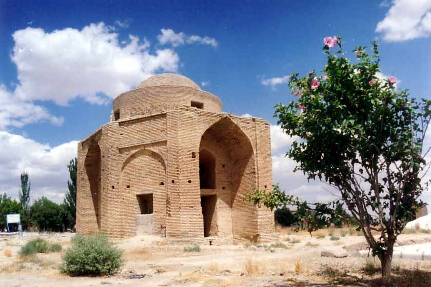 چهارطاقی تیموری شیروان